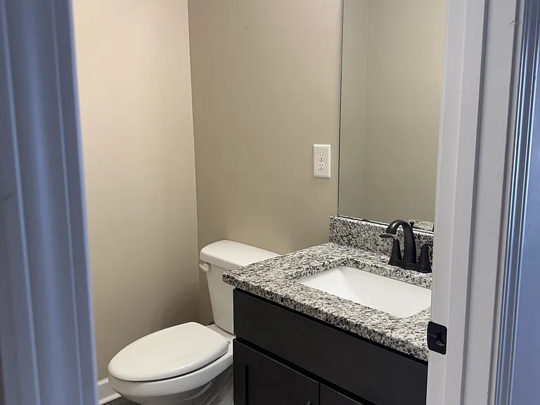 66 Bellvue Dr — Photo 24