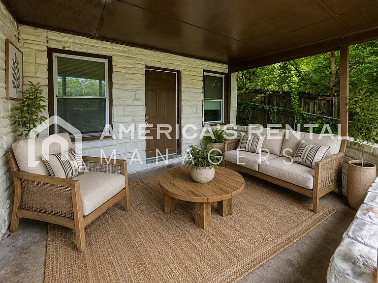 609 Quebec Dr — Photo 7