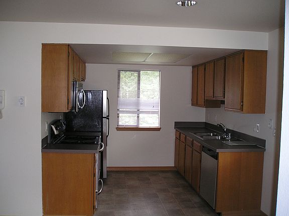 4th image of 1800 N 107th St APT 207F