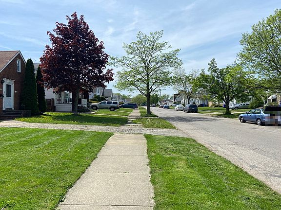 4th image of 13407 Sherry Ave