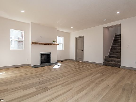 4th image of 432 N Firestone Blvd
