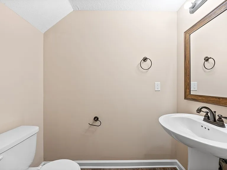 McGee Ct - 398 (x4) — Photo 13