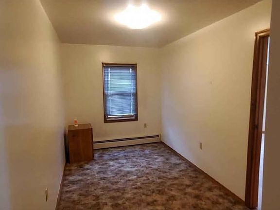 4th image of 137 W Main St