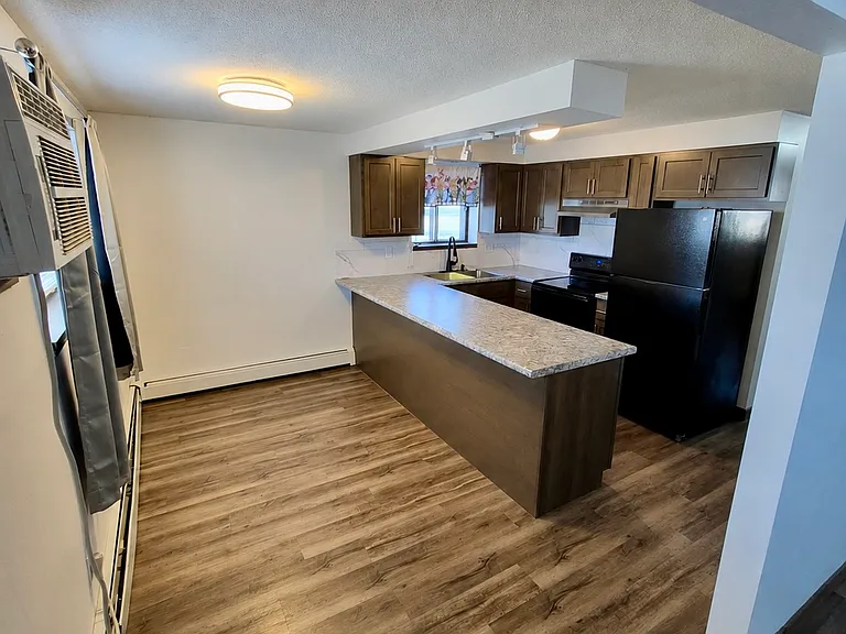 404 E 4th St #2 — Photo 9