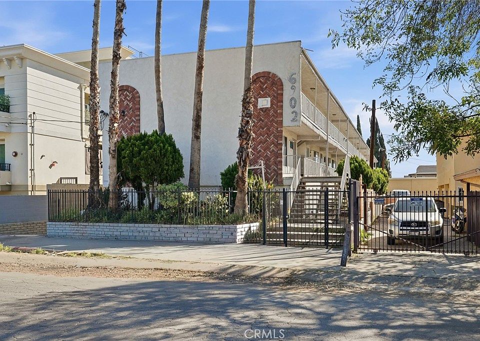 1st image of 6902 Vesper Ave