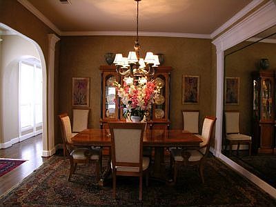 Formal Dining with Faux Walls