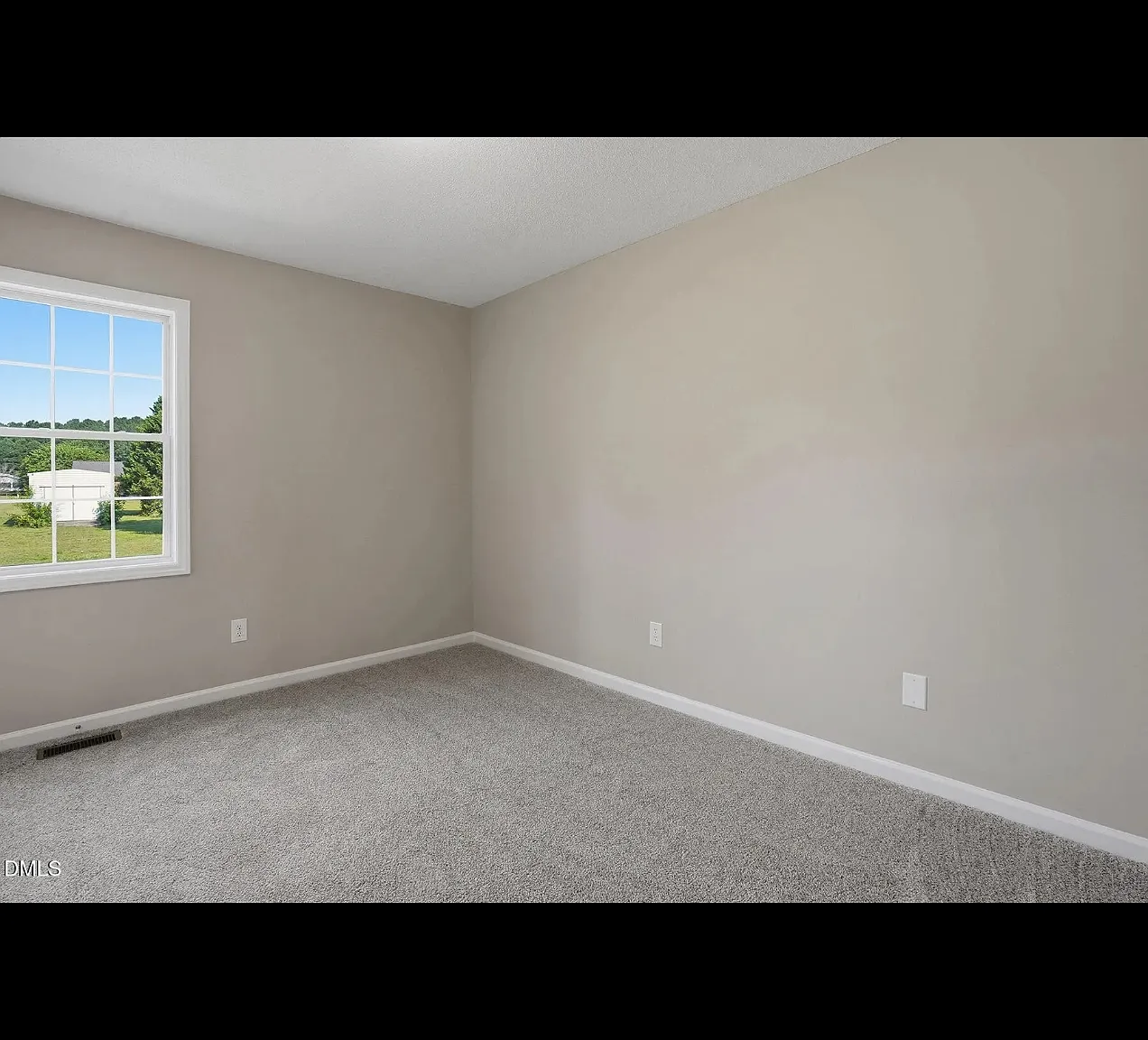 3 bed, 1216 sqft, $800 — Photo 1