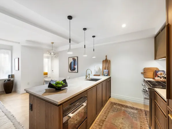 393 West End Avenue image 5 of 18