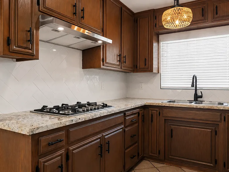 2709 Dore Dr — Photo 4
