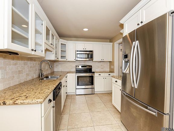 4th image of 7955 Jefferson Place Blvd APT E
