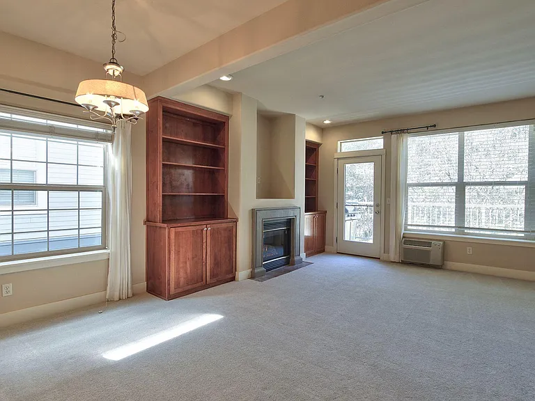 2109 NE 50th Way — Photo 7