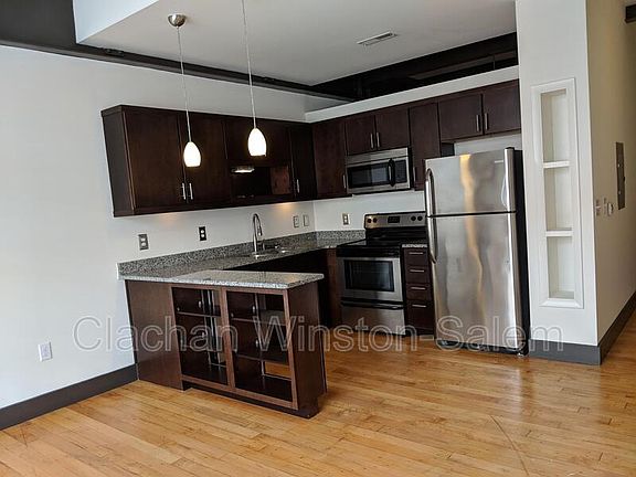 3rd image of 101 E 6th St #411