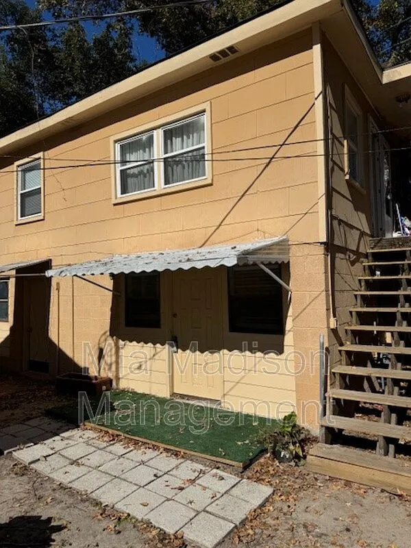Building Photo - 40 1/2 Wesley Ct