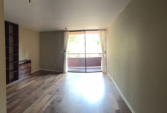 2nd image of 1210 Bellevue Ave APT 206