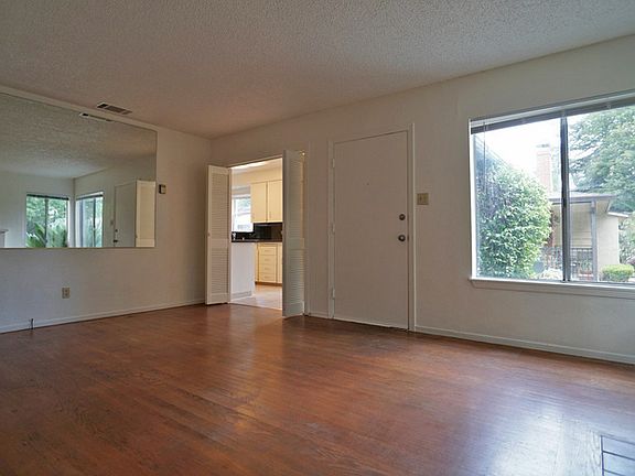 3rd image of 2744 San Luis Ct