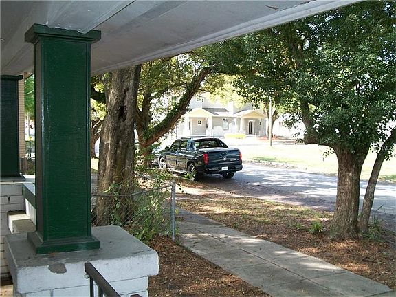 3rd image of 2505 Highland Ave