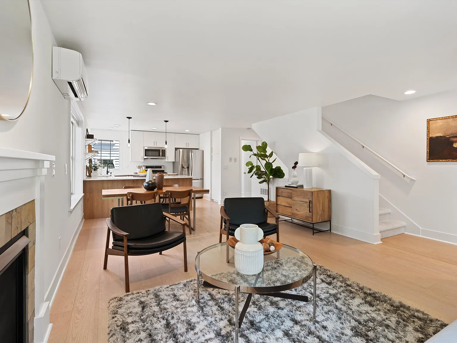 4 bed, 3.5 bath, 1880 sqft, $4,600 — Photo 4