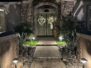 870 Davis Ave, Exeter, CA 93221