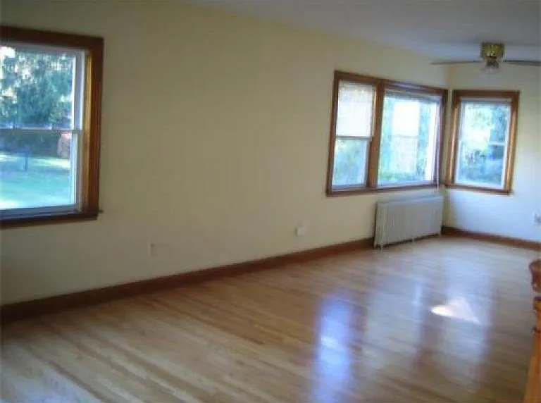 5 Rosewood Ave — Photo 6