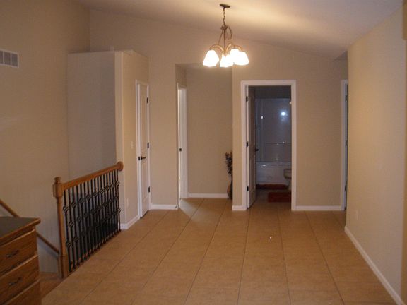 3rd image of 1010 Las Brisas Ct