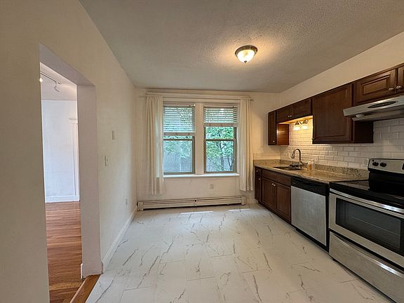 2nd image of 32 Ransom Rd APT 11