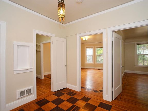 5th image of 860 Oak St #6