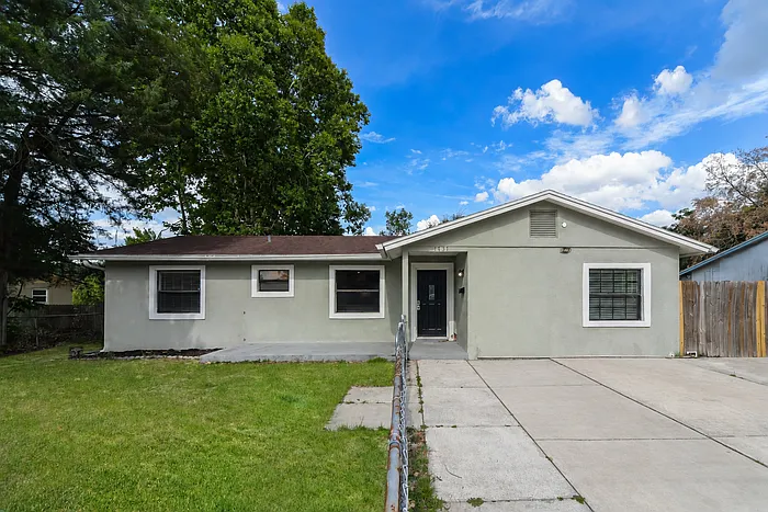 1737 Hinckley Rd