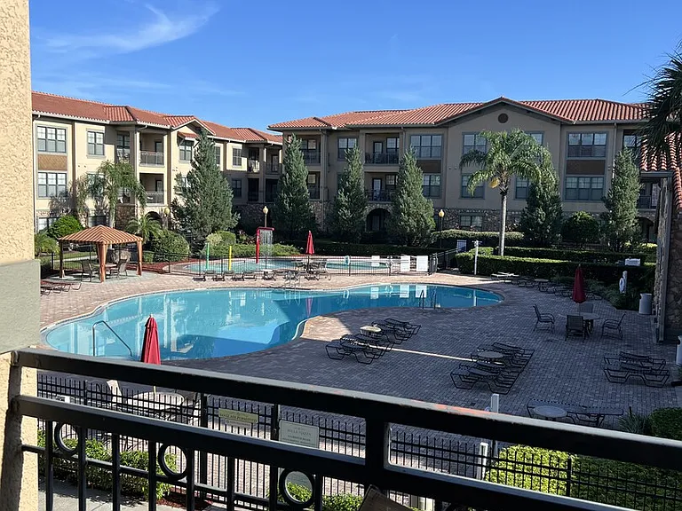 Charo Pkwy — Photo 3