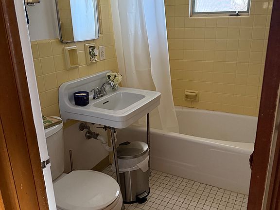4th image of 1605 E Terrace View Ln #A