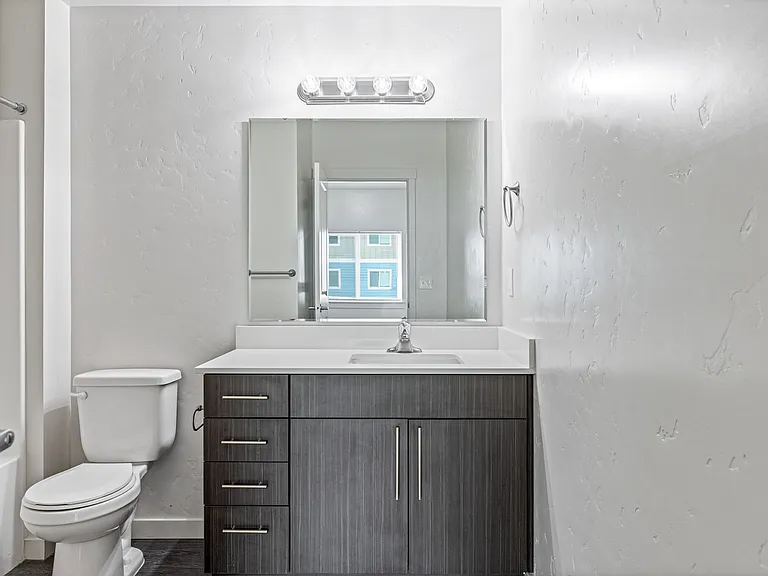 Quail Point Apartments — Photo 9