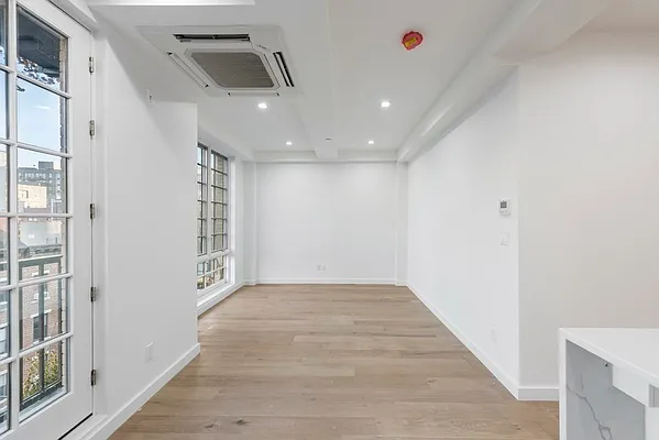 Rented by Nest Seekers International | media 12