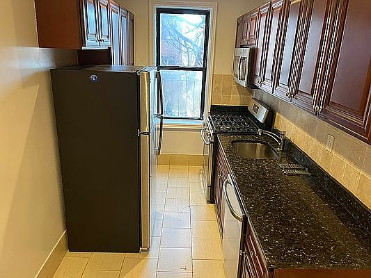 2nd image of 57 Cooper St #2H