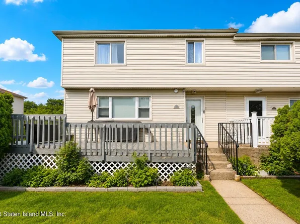 523 Willow Rd E #1, Staten Island, NY 10314