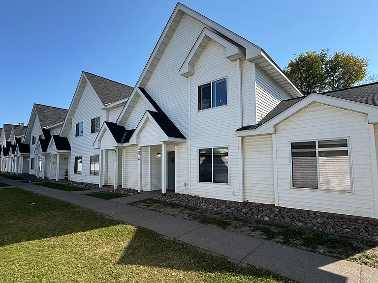 Kestrel Meadows Townhomes — Photo 10