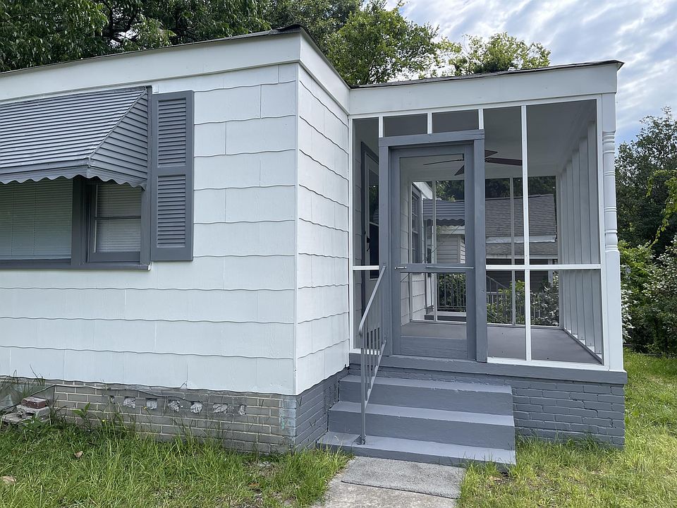 2nd image of 721 Silver St