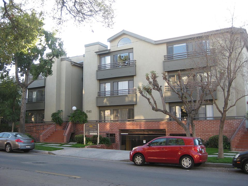 1st image of 1141 N Columbus Ave APT 203