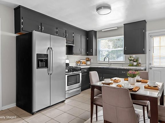 3rd image of 4910 Johnson Ave #4910