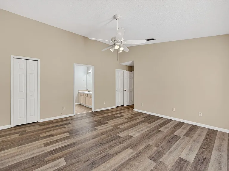 13727 Richmond Park Dr N #105 — Photo 12