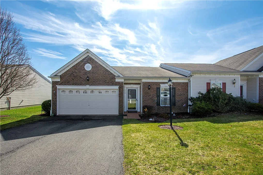 114 Viareggio Way photo 1