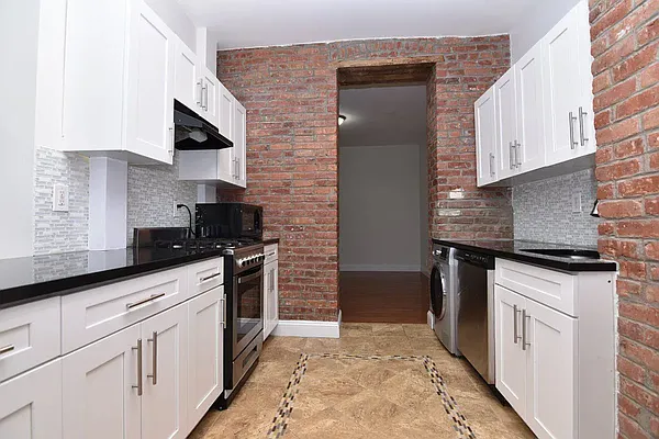 Rented by Bohemia Realty Group | media 2