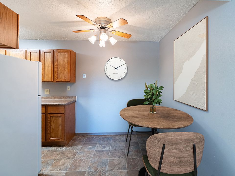 Fargo, ND Pacific Park Apartments | 21B | Dining