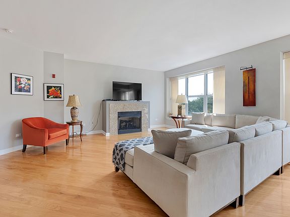 5th image of 9360 Skokie Blvd Unit 422