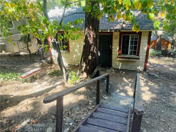 23904 Bowl Rd, Crestline, CA 92325