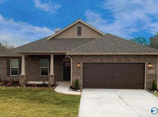 114 Kambry Grove Dr, Huntsville, AL 35811