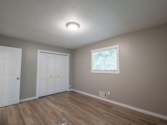 5th image of 5889 Olinda Ave N