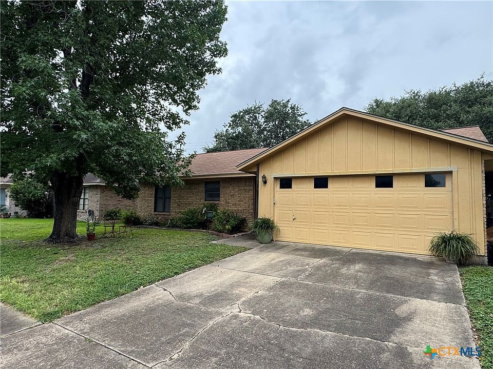1st image of 202 Vanessa Ln