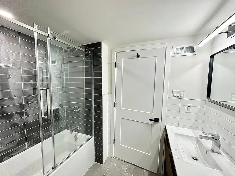 2511 E Tioga St #F8 — Photo 7