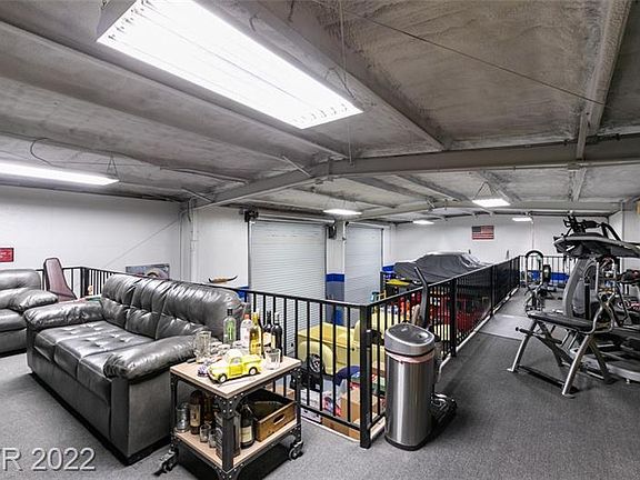 3rd image of 7240 Boyd Ln