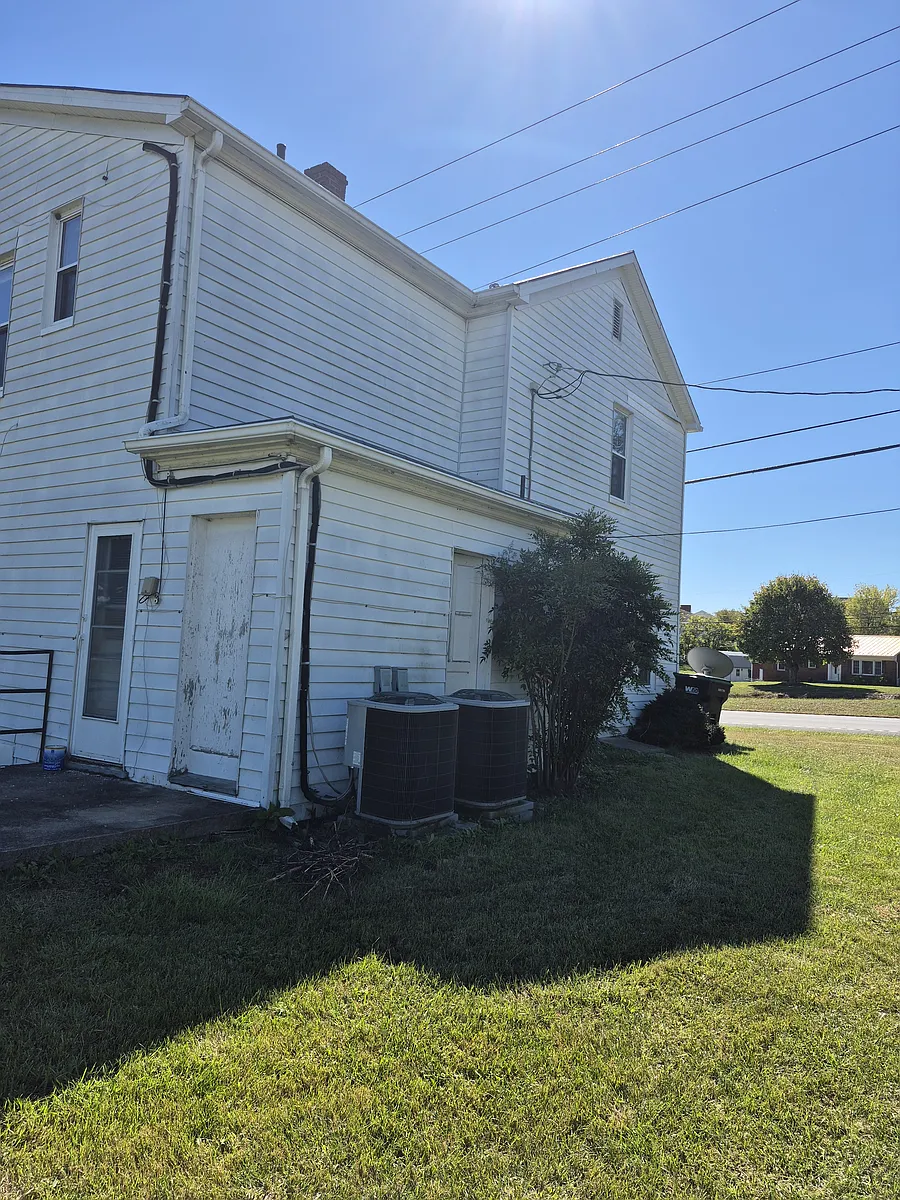 Building Photo - 3971 Spotswood Trl