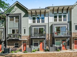 562 W End Dr, Charlotte, NC 28208